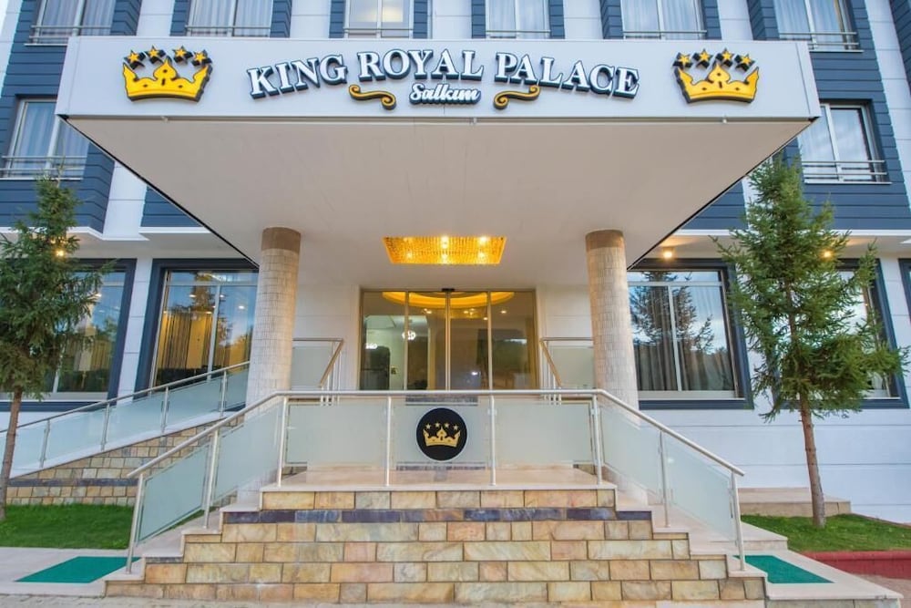 King Royal Palace salkım — hotel in Kavaklidere