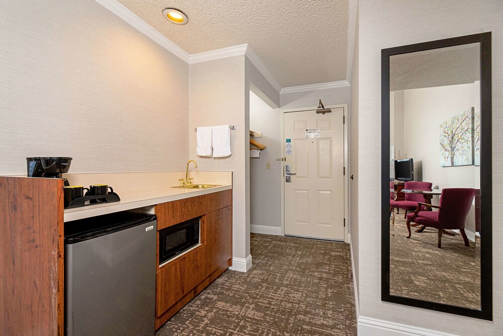 Clarion Inn Silicon Valley - photo 25