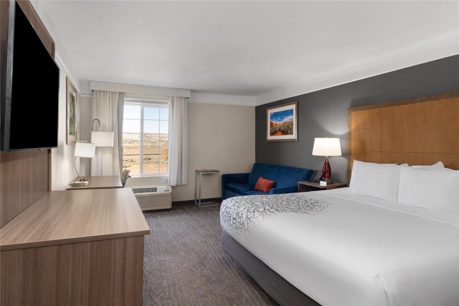 La Quinta Inn & Suites by Wyndham Gallup - photo 38