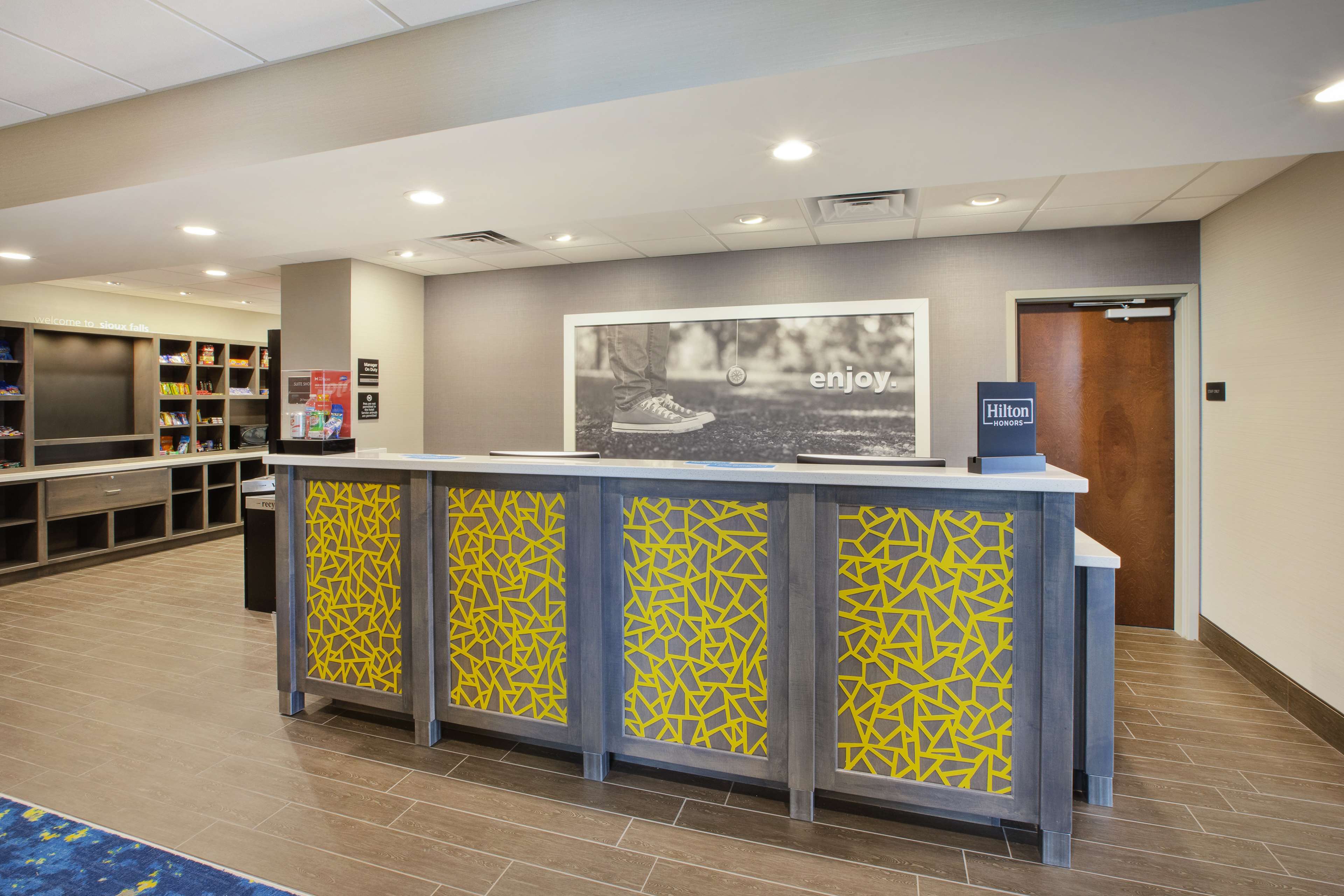 Hampton Inn & Suites Southwest Sioux Falls - photo 4