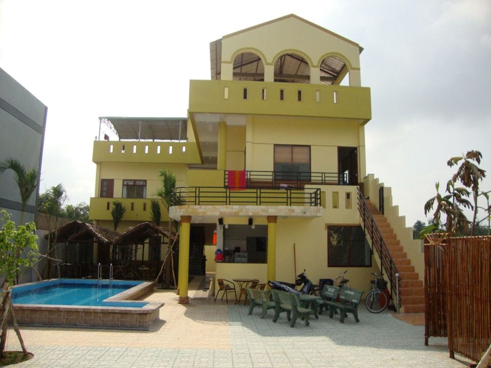 Oasis Hotel - carbon neutral hotel in Ben Tre