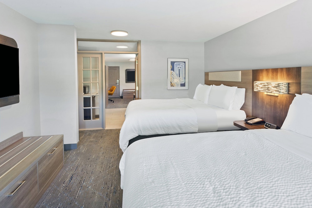 Holiday Inn Express & Suites Port Washington by IHG - photo 25