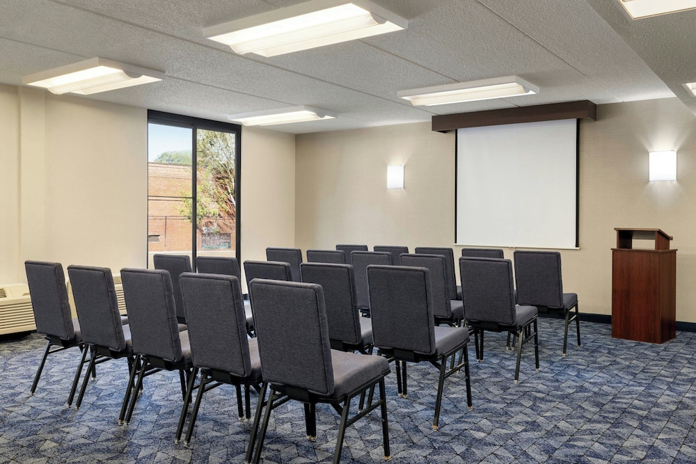 Courtyard by Marriott Atlanta Northlake - photo 37