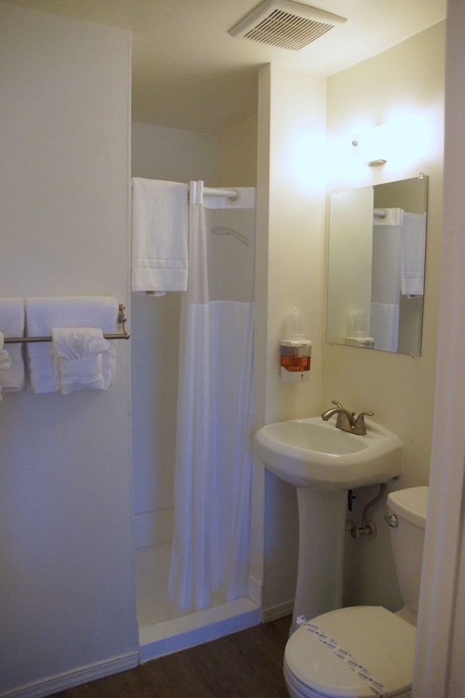 Arbor Inn Motel Oakridge - photo 35