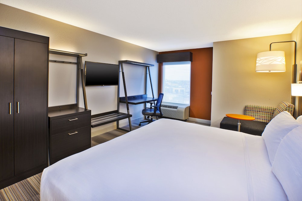 Holiday Inn Express Hotel & Suites Chicago Midway Airport by IHG - photo 10