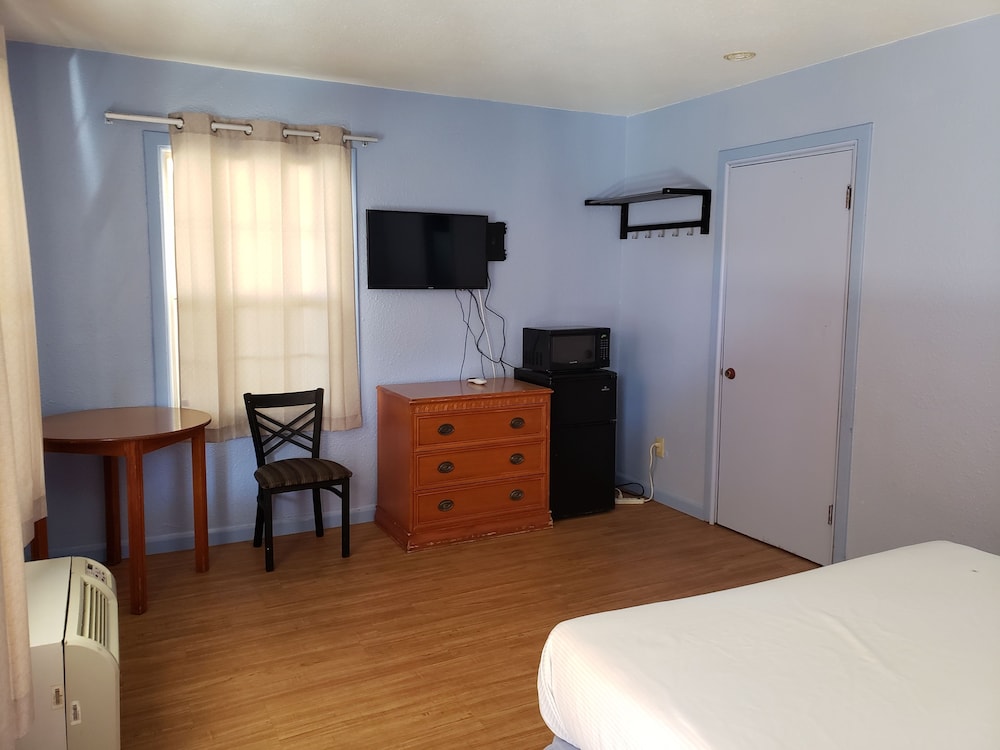 Aqua Breeze Inn - photo 5