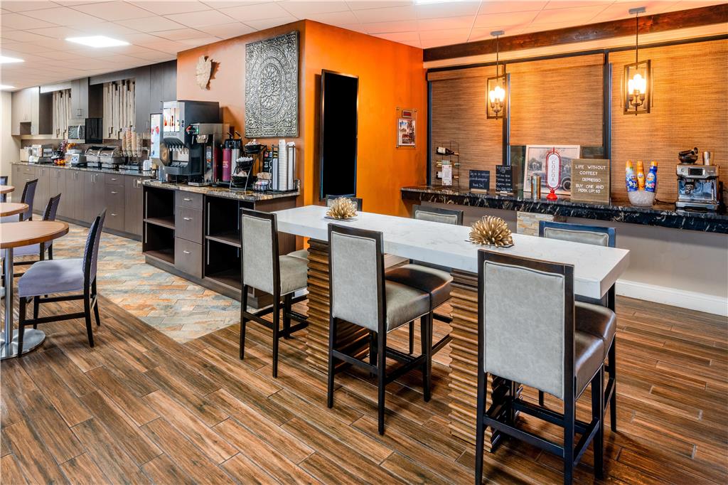Aiden by Best Western Warm Springs Hotel and Event Center - photo 10