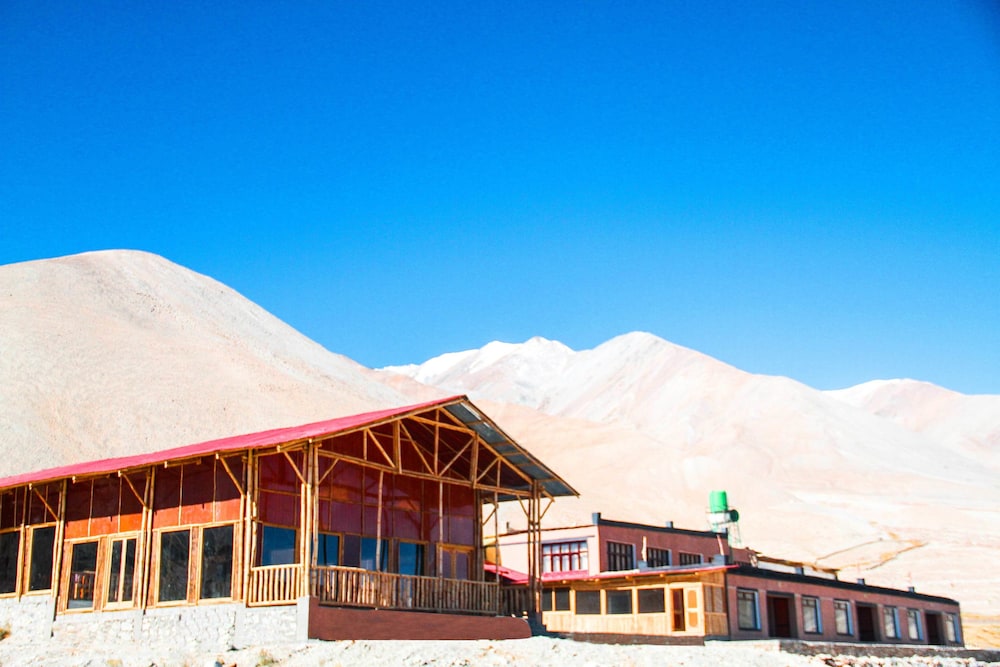 Ser Bhum Tso Resort - carbon neutral hotel in Leh