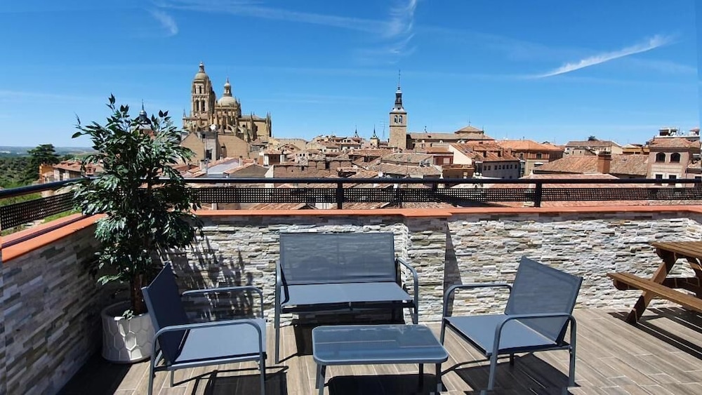 Real Segovia Apartments By Recordis Hotels — Segovia