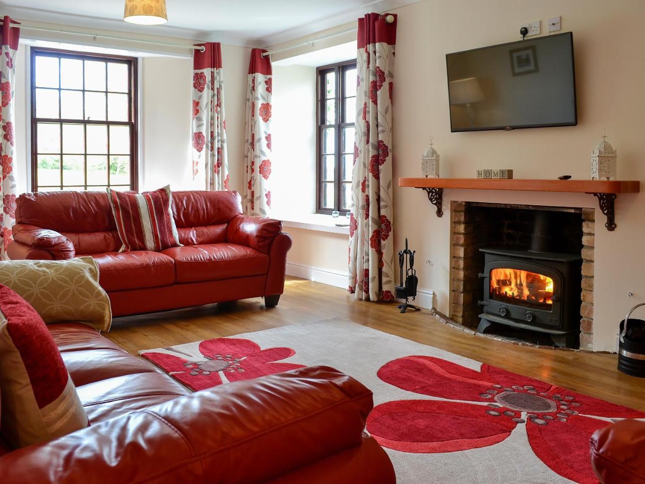 The Farmhouse Ukc1339 — 5-Star Luxury Hotel in South Molton, United Kingdom