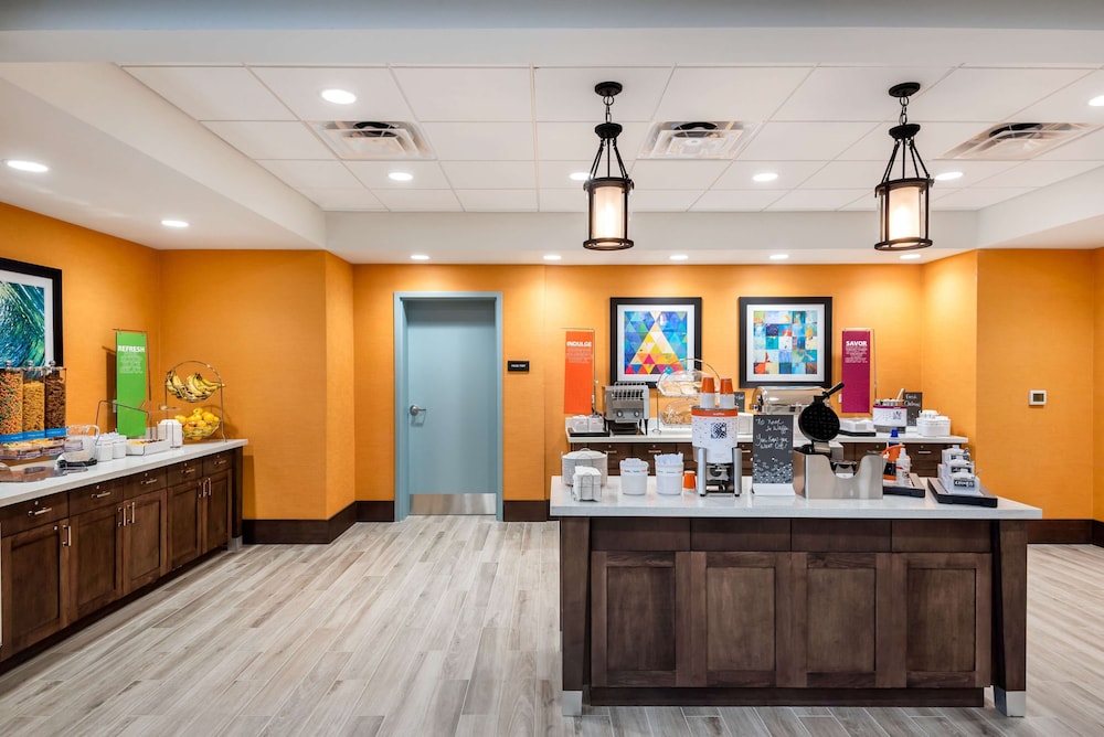 Hampton Inn Baltimore Bayview Campus - photo 25