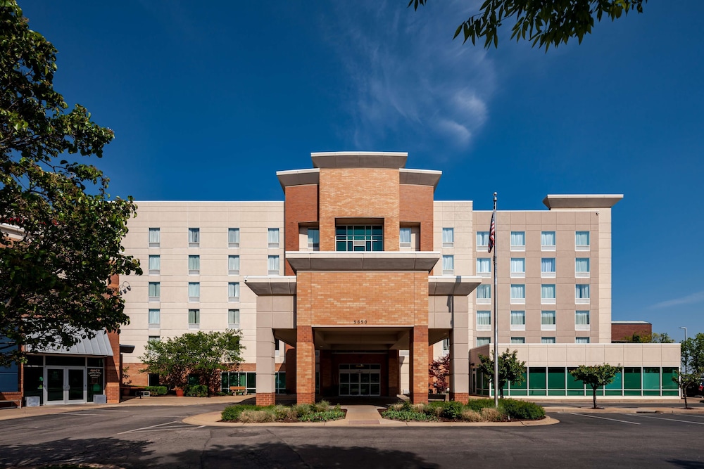 Hampton Inn & Suites St. Louis at Forest Park - featured photo