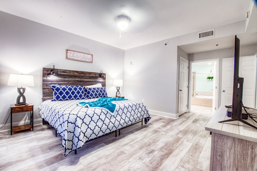 Laketown Wharf Resort by Aneliya's Rentals - photo 67