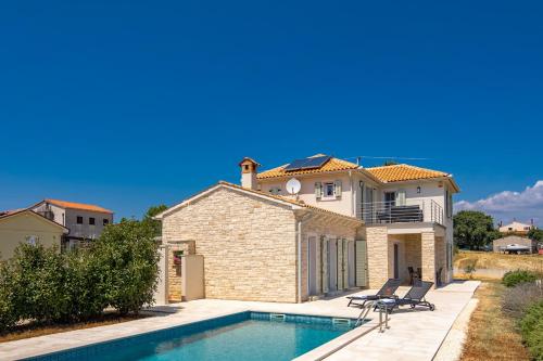 Villa Marijan — 4-Star Luxury Hotel in Liznjan, Croatia
