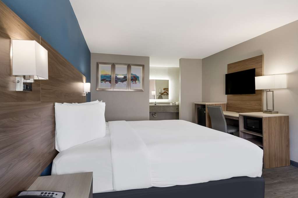 SureStay by Best Western Spring North Houston - photo 22