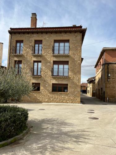 Olivo 75 - carbon neutral hotel in Leza