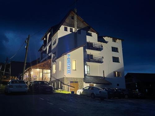 Cabana Restaurant TERRA in Baia De Fier, Romania