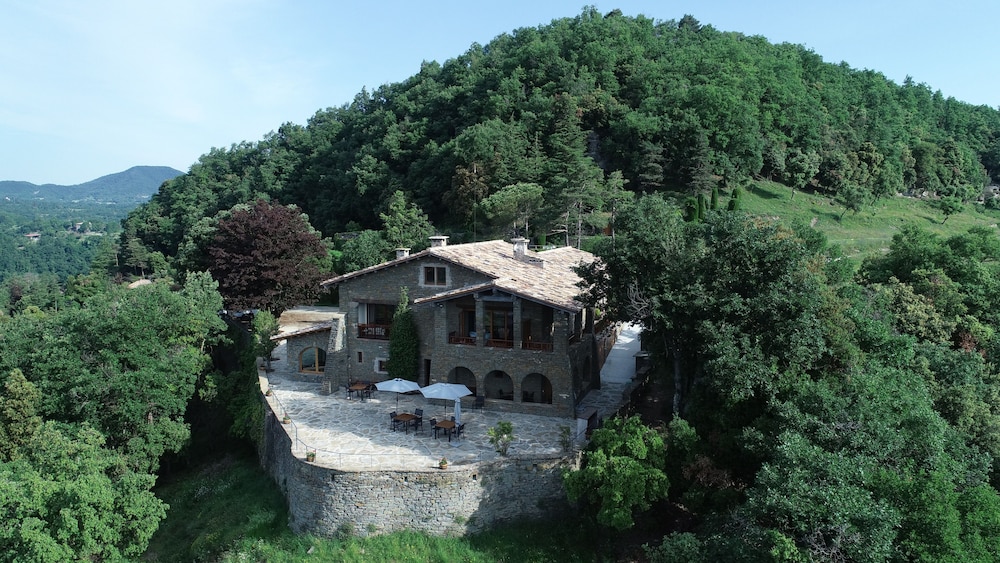 Hotel Santa Llucia Rupit - carbon neutral hotel in Girona