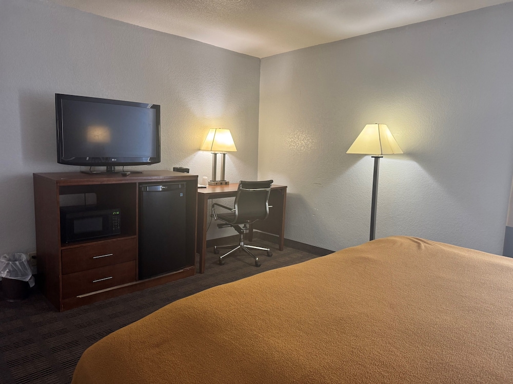 AmericInn by Wyndham Memphis East - photo 8