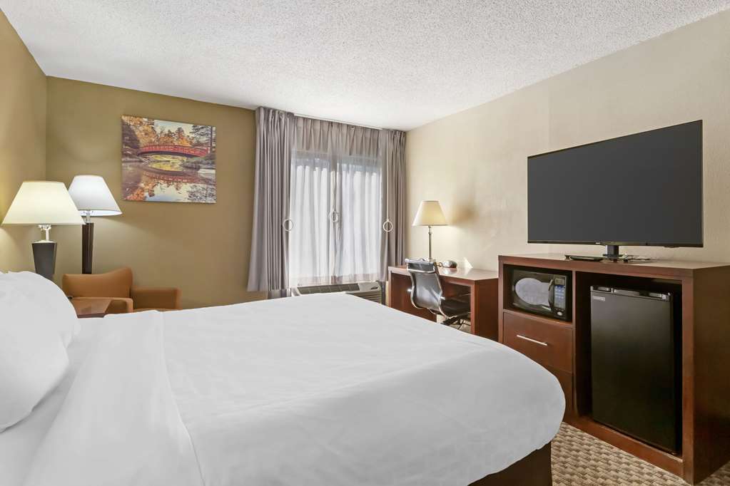 Clarion Pointe Durham Research Triangle Park - photo 22