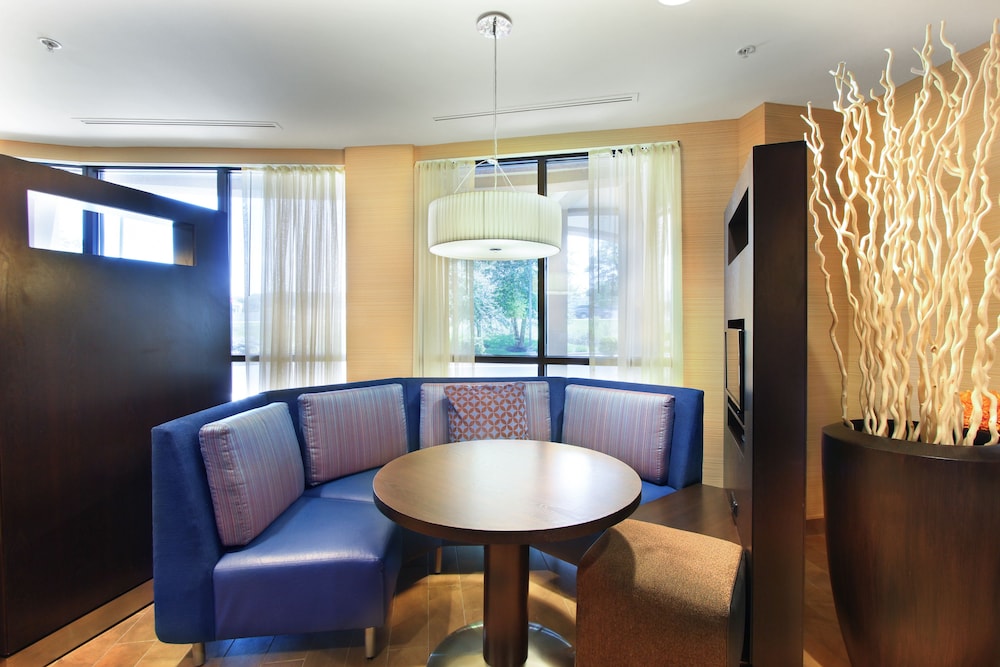 Courtyard by Marriott Harrisburg West Mechanicsburg - photo 3