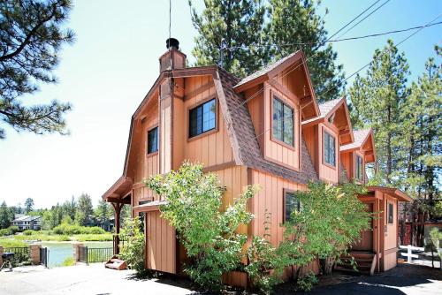 Breezy Two 113 by Big Bear Vacations in Big Bear Lake, United States