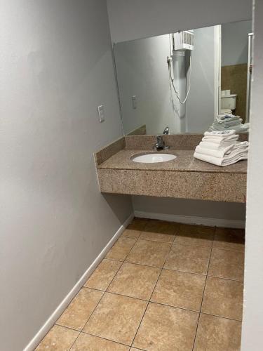 CoachLight Motel — Hemet — photo 5