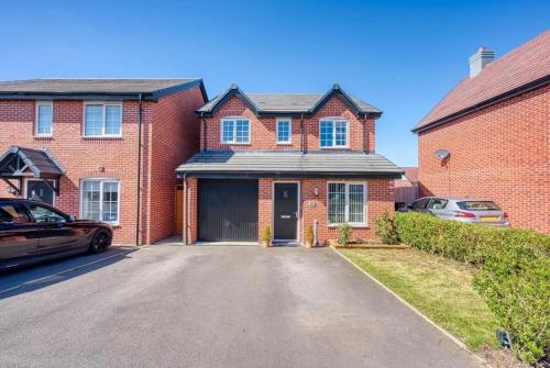 Guest Favourite Home from Home — 4-Star Luxury Hotel in Rugby, United Kingdom