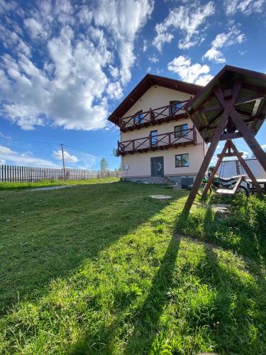 Girs’kyy Podorozhnyk in Yablunytsya, Ukraine