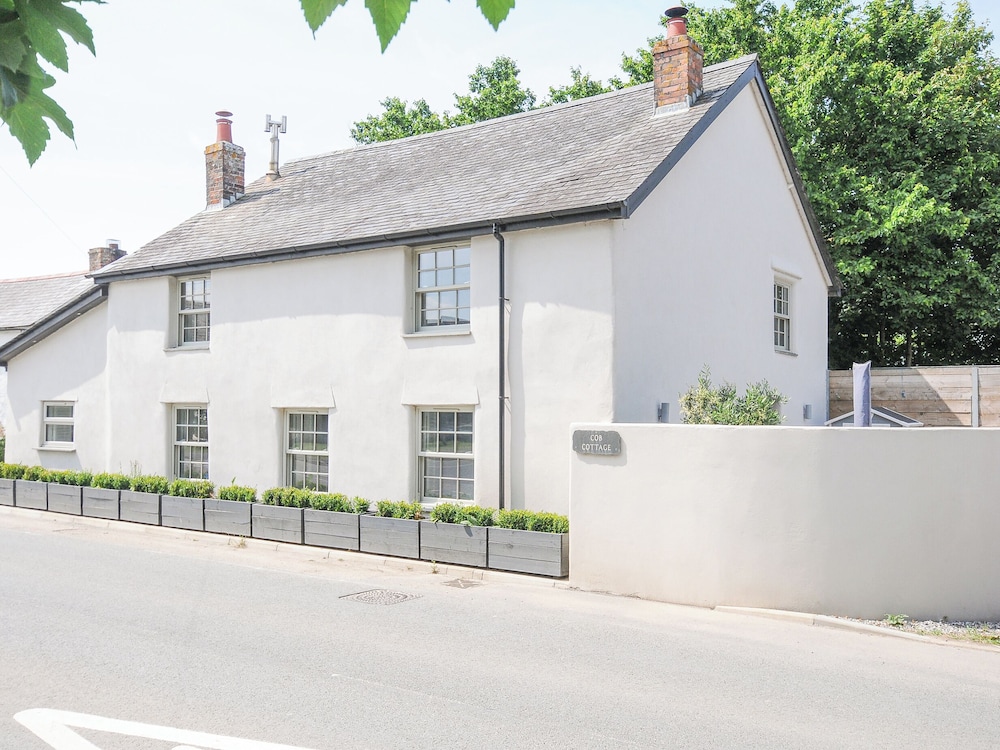 Cob Cottage — 4-Star Luxury Hotel in Wadebridge, United Kingdom