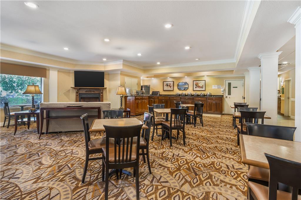 Best Western Plus Valdosta Hotel & Suites - photo 8