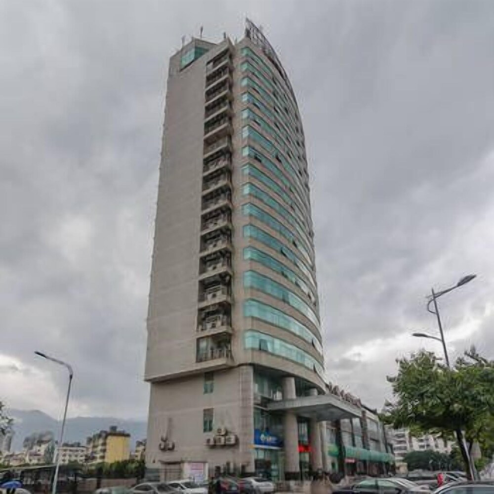 Yijing Hotel — hotel in Ningde