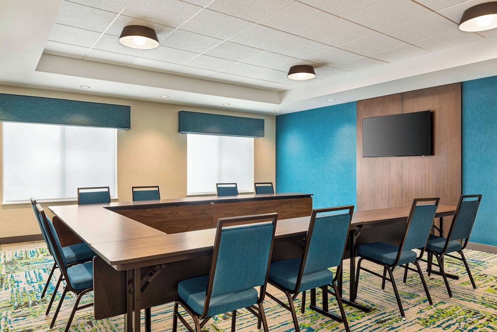Hampton Inn & Suites Oroville - photo 25