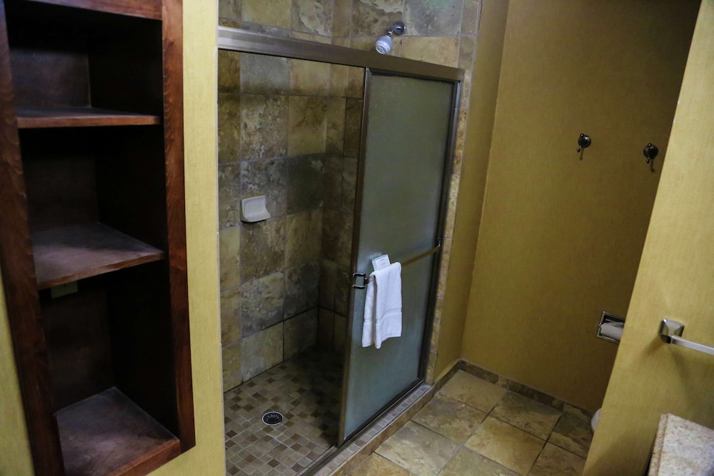 Hampton Inn & Suites McComb - photo 37