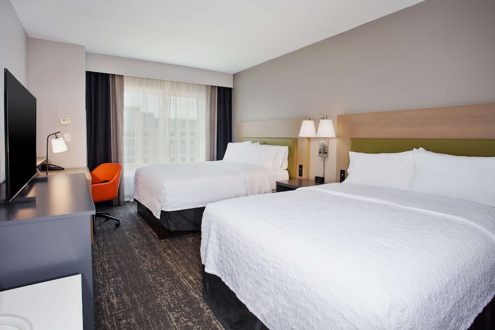 Hampton Inn & Suites Newark Airport Elizabeth - photo 18