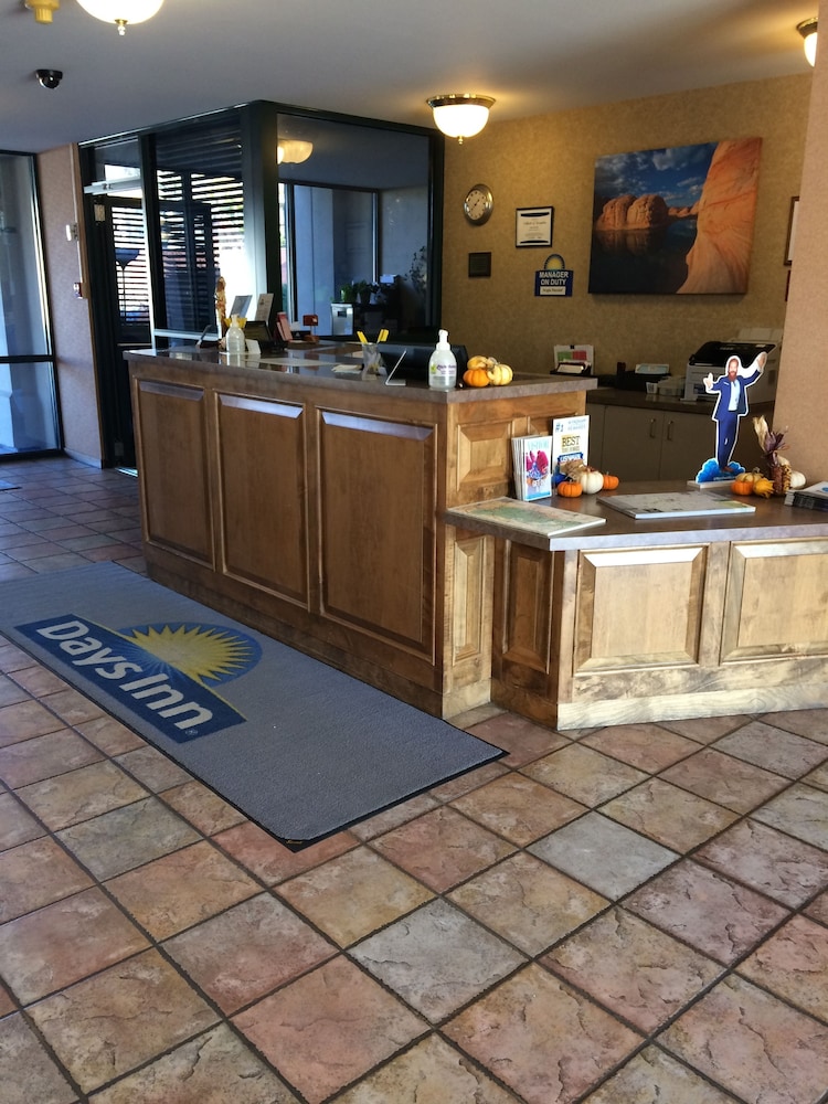 Days Inn by Wyndham West Rapid City - photo 2