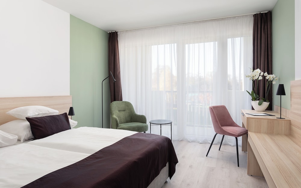 Hunguest Hotel Flora — Eger — photo 3