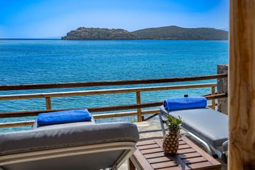 Plaka Beach Cottages — 4-Star Luxury Hotel in Agios Nikolaos, Greece