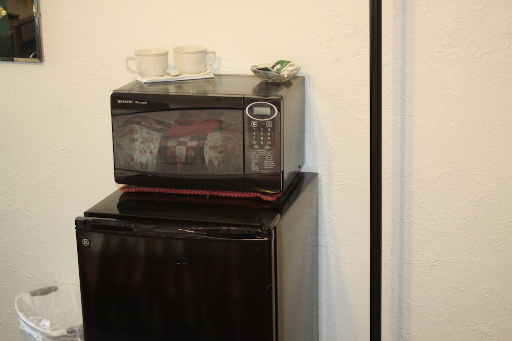 Sleep For Less Motel - photo 14