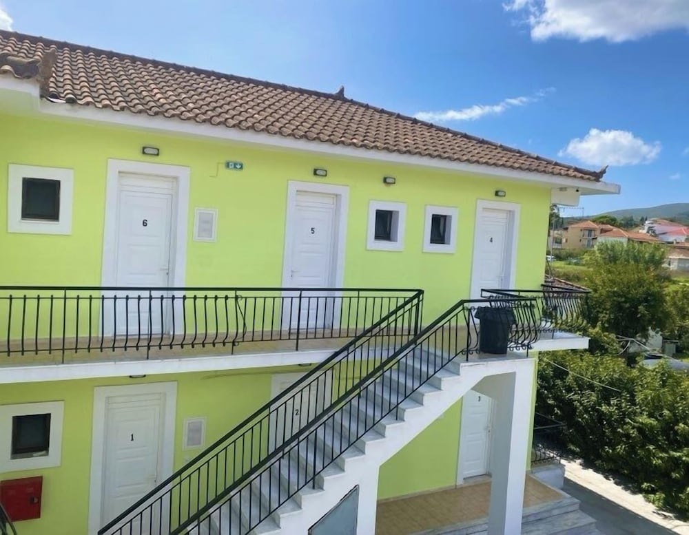 Mary Studios - carbon neutral hotel in Zakynthos