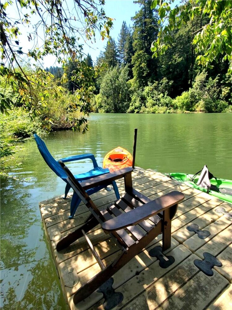 Reflections Seasonal Dock & Kayaks Hot Tub Fire Table BBQ HUGE yard Horseshoes Dog Friendly - photo 15