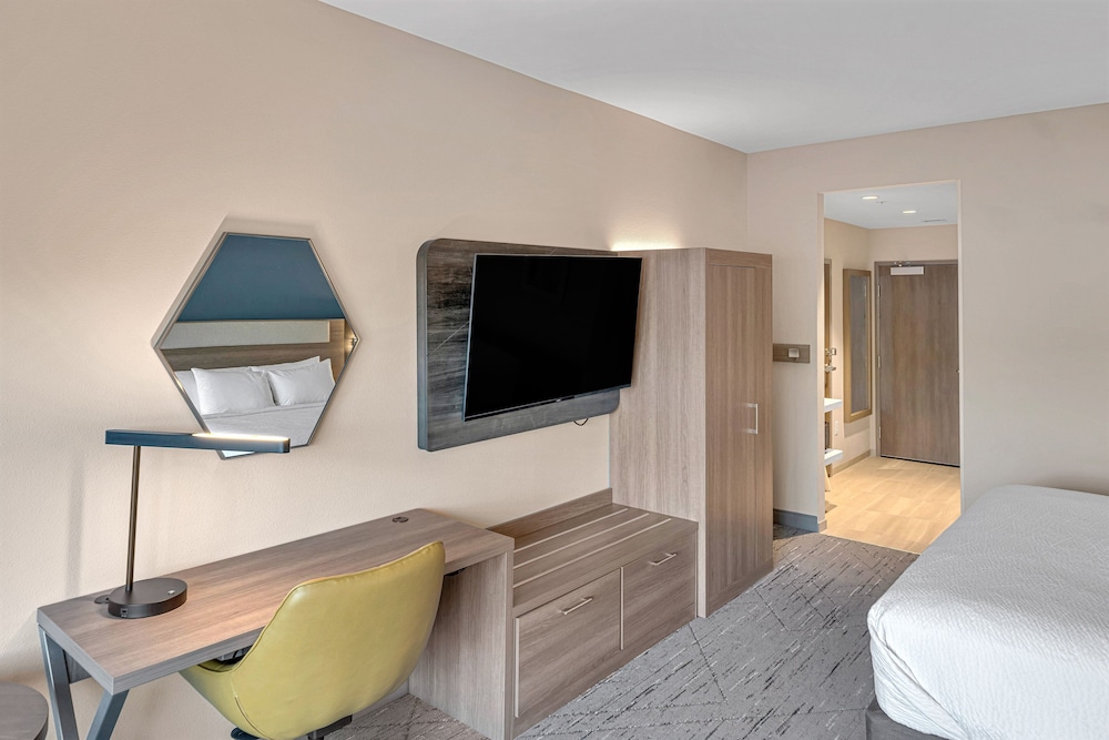 Holiday Inn Express & Suites Fort Walton Beach Eglin Area by IHG - photo 39