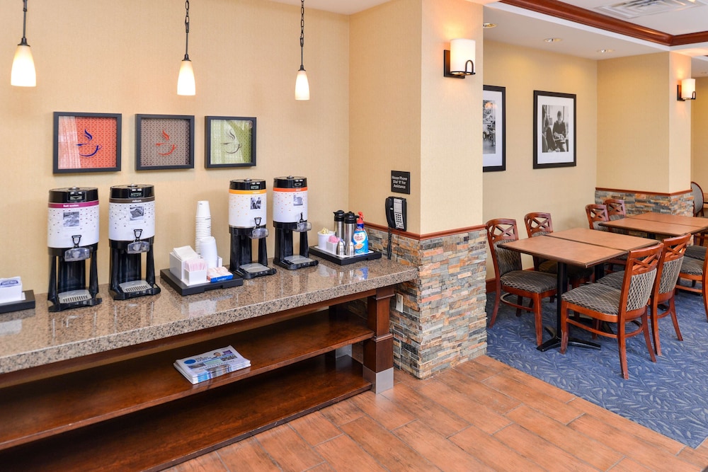 Hampton Inn Evanston - photo 37