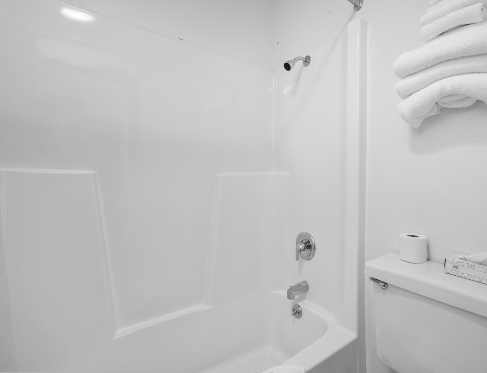 Americas Best Value Inn Grand Forks - photo 19