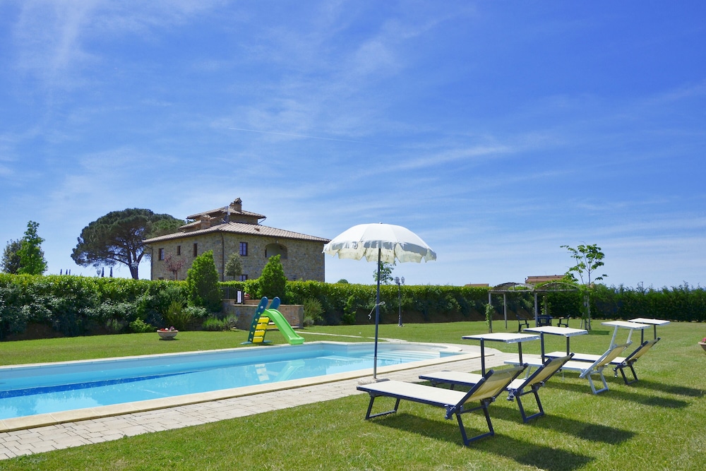 Fratta Orchidee — 4-Star Luxury Hotel in Cortona, Italy
