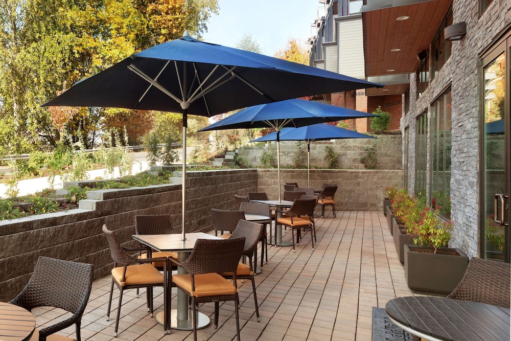 Hampton Inn & Suites Seattle Renton - photo 38
