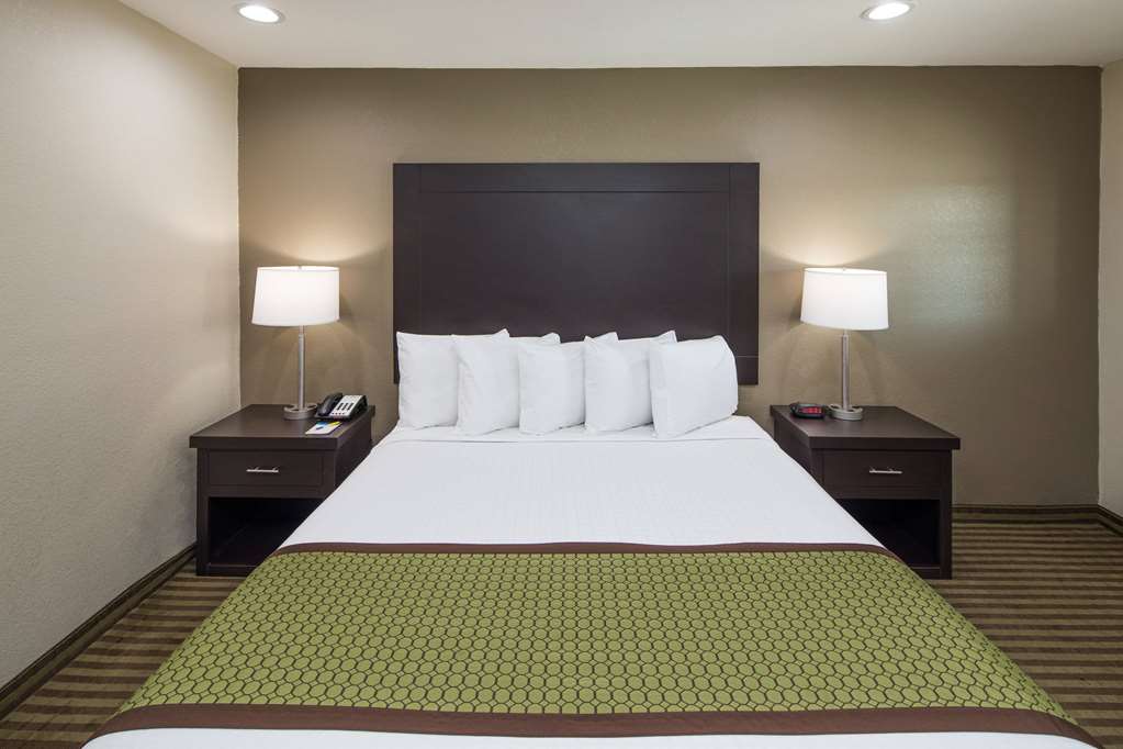 Days Inn by Wyndham El Centro - photo 11