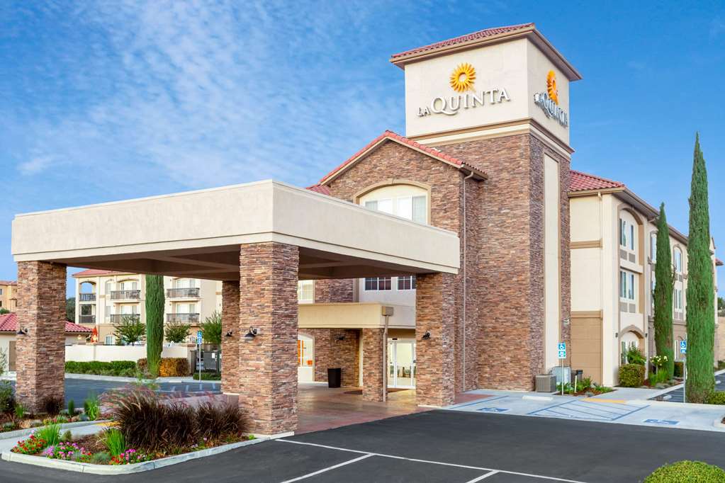La Quinta Inn & Suites by Wyndham Paso Robles - photo 2