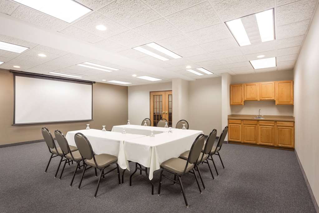Wyndham Garden Madison Fitchburg - photo 27