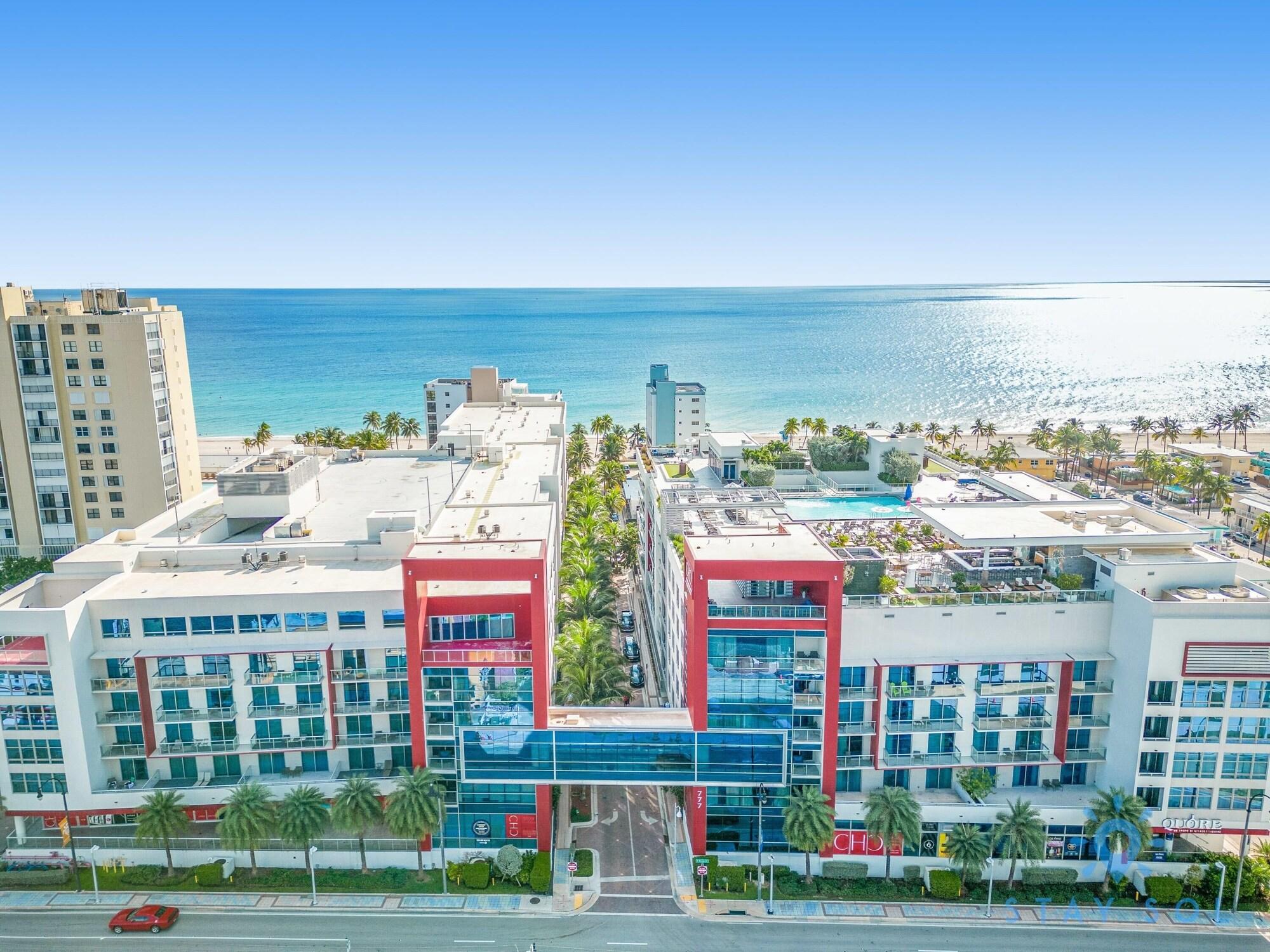 Rooftop Pool Balcony Hollywood Beach Gym — 4-Star Luxury Hotel in Hollywood, United States